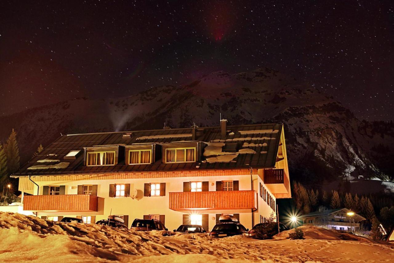 Chalet Zur Rose Apartment Berwang Exterior photo